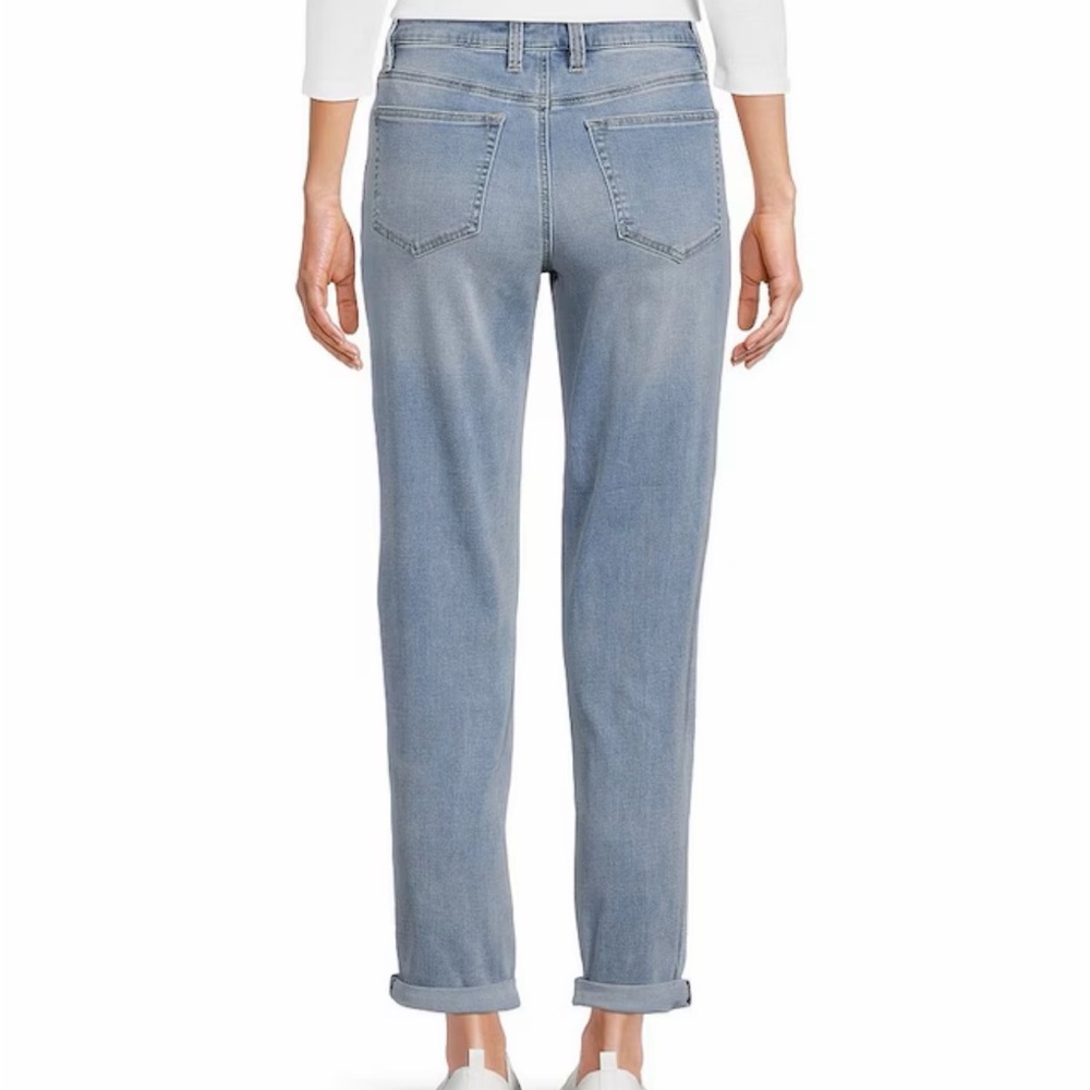 Tommy Bahama Leila Indigo Mid Rise Slim Boyfriend Jeans in Mid Blue Wash - Picture 4 of 16